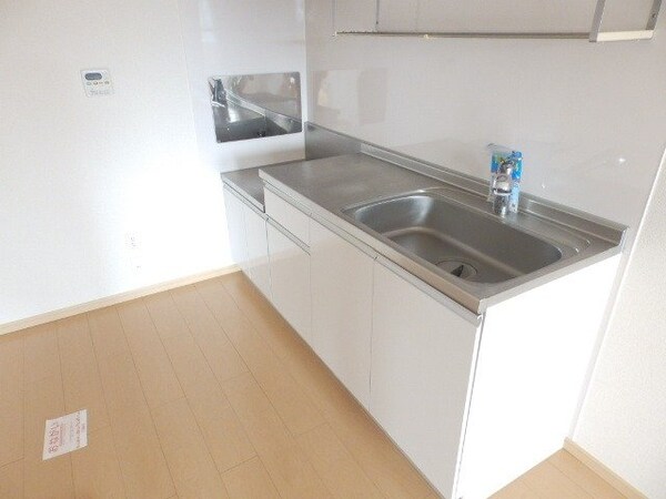 キッチン(同タイプ部屋写真です。)