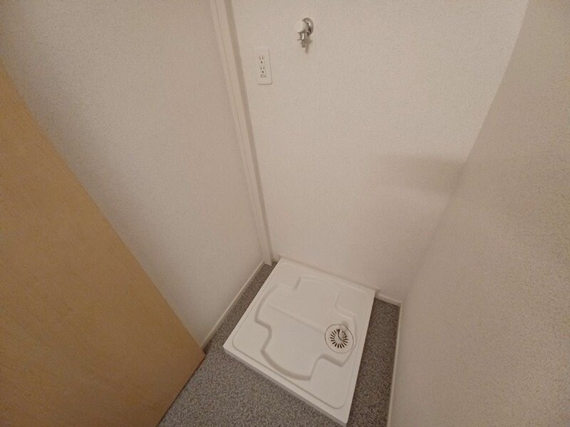 物件内観写真11　(別棟同型参考写真)