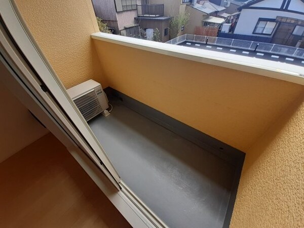 バルコニー(同物件別室反転タイプの画像です)