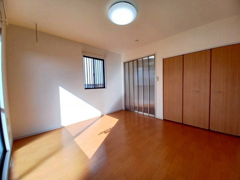 物件内観写真5　(同物件別室画像)