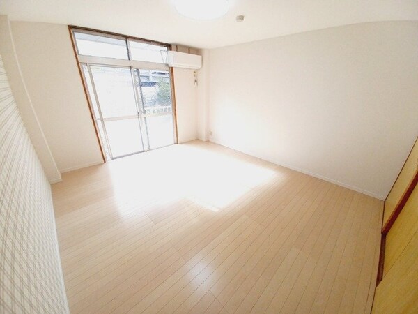 居室・リビング(同型参考写真)