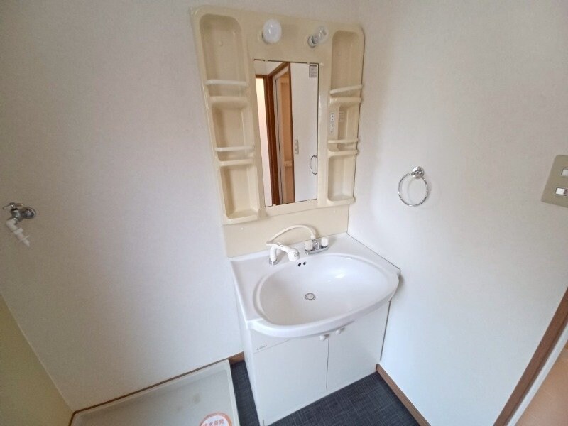 物件内観写真11　(独立洗面台)