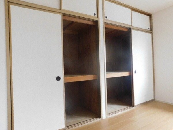収納(同型反転タイプです)