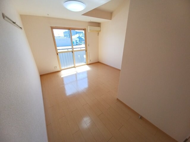 物件内観写真5　(別棟画像参考)