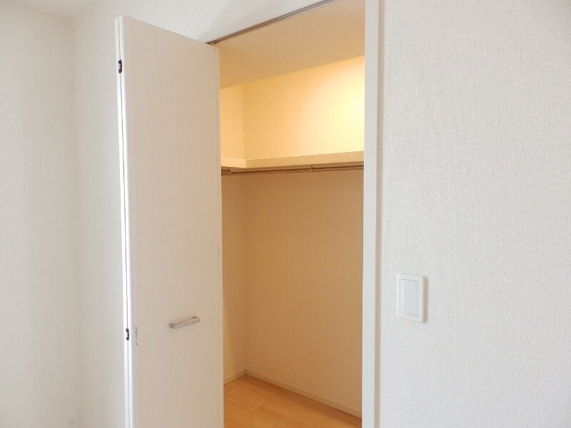 物件内観写真12　(別部屋反転参考写真)