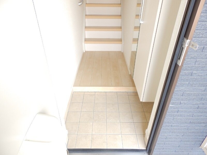 物件内観写真14　(別部屋反転参考写真)