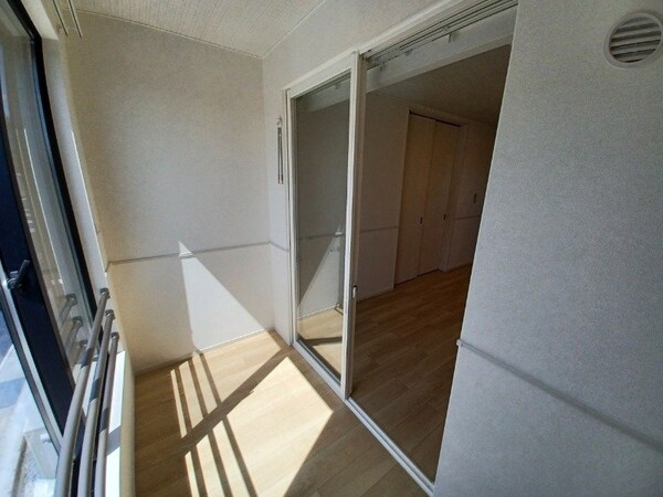 バルコニー(同型参考写真)