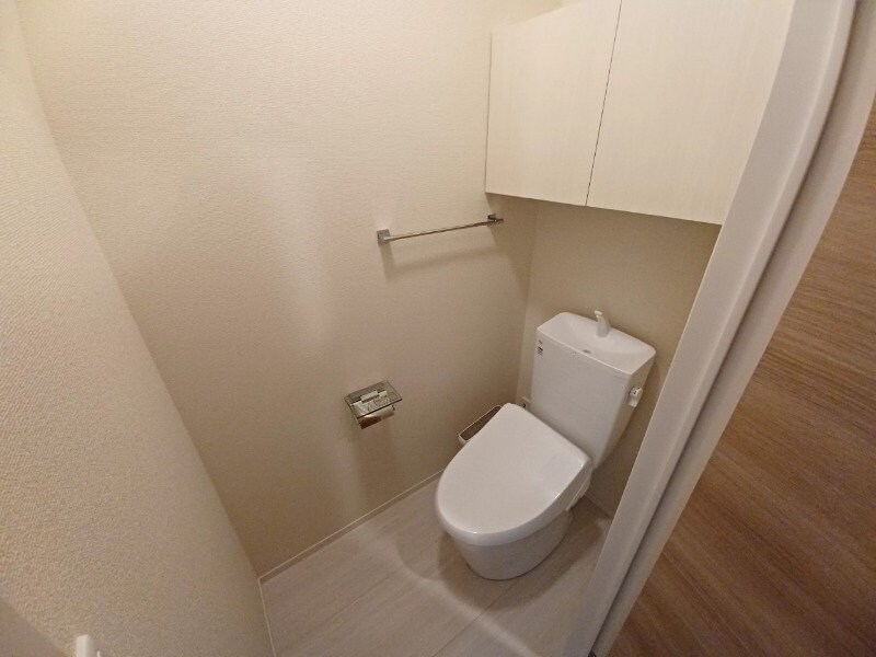 トイレ(同物件別部屋のお写真です。)