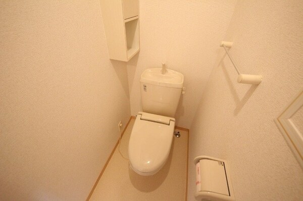 トイレ(別部屋参考写真です)