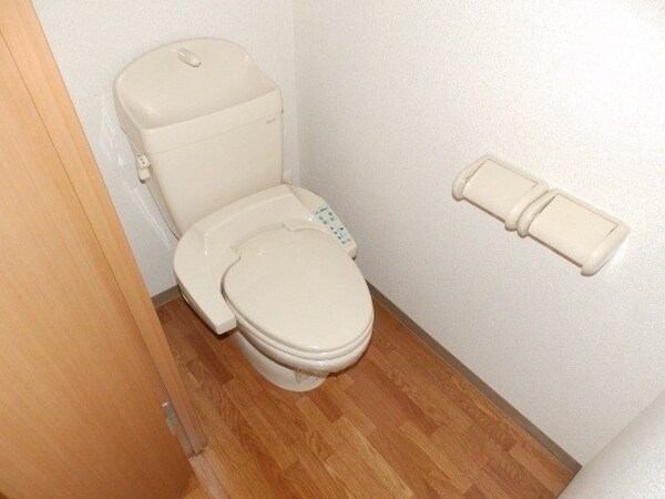 トイレ(同物件別室の写真です)