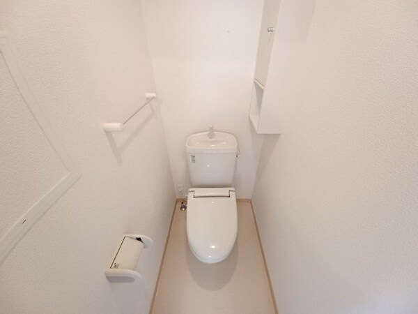 トイレ(同型参考写真)