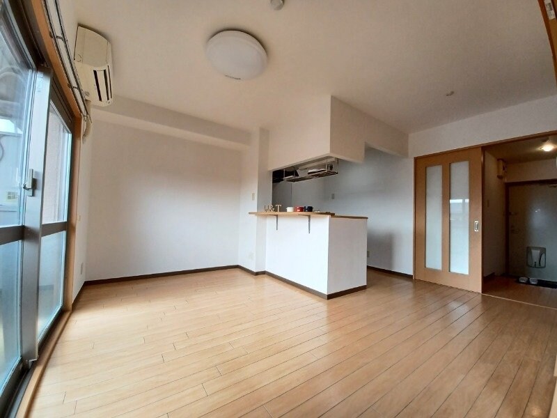 物件内観写真7　(同物件別部屋（反転）写真)