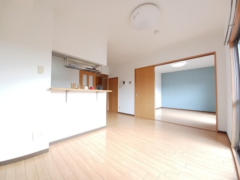 物件内観写真8　(同物件別部屋（反転）写真)