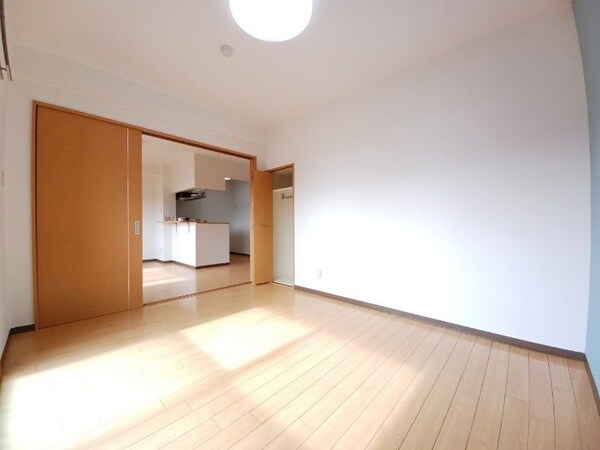 その他部屋・スペース(同物件別部屋（反転）写真)