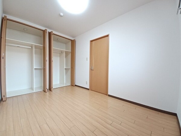 その他部屋・スペース(同物件別部屋（反転）写真)
