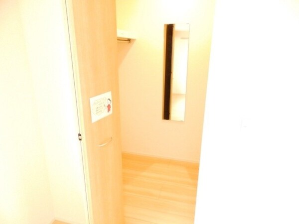 収納(同型参考写真)