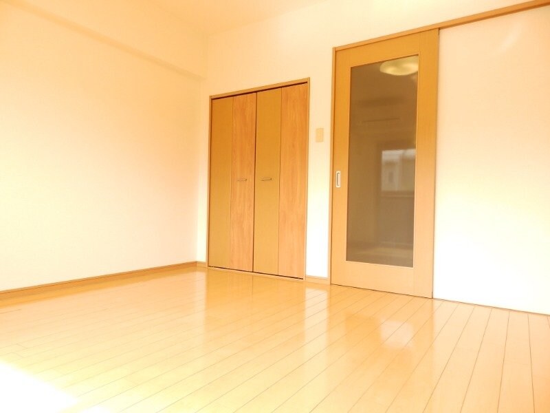 物件内観写真5　(同物件別部屋のお写真です。)