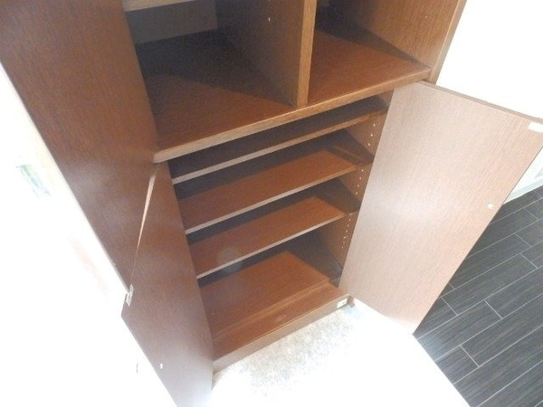 収納(同物件別室写真)