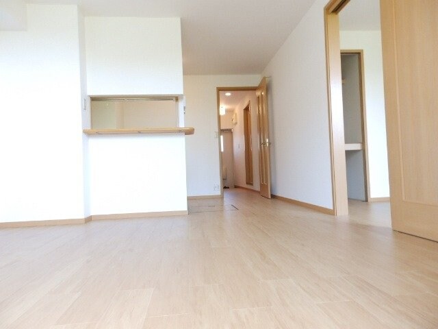 物件内観写真5　(同タイプの部屋写真です)