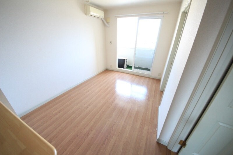 物件内観写真6　(同建物の別部屋写真です)