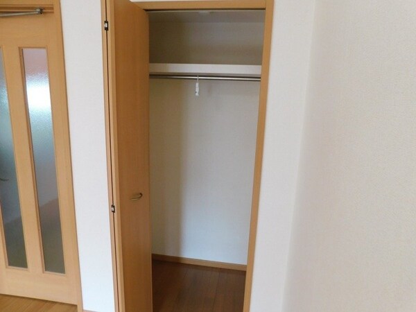 収納(同物件別室写真)
