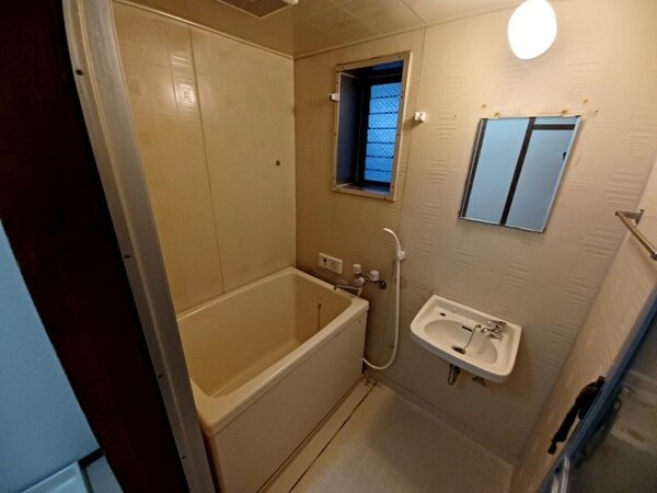 バス／シャワールーム等(同物件別室写真)