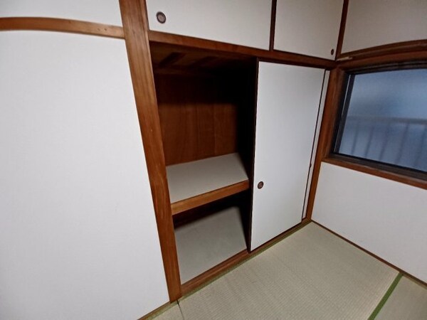 収納(同物件別室写真)