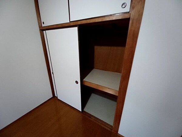 収納(同物件別室写真)