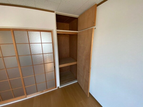 収納(同型タイプの画像です)