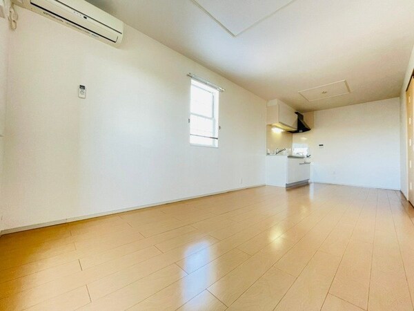 居室・リビング(同型反転タイプ画像)