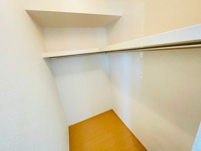 物件内観写真12　(同型反転タイプ画像)