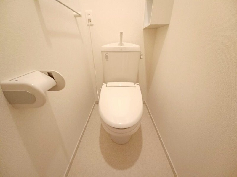 物件内観写真10　(バストイレ別)