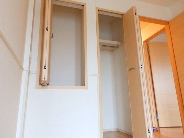 収納(同型参考写真)