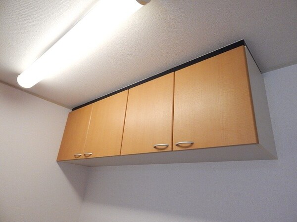 収納(同型反転参考写真)