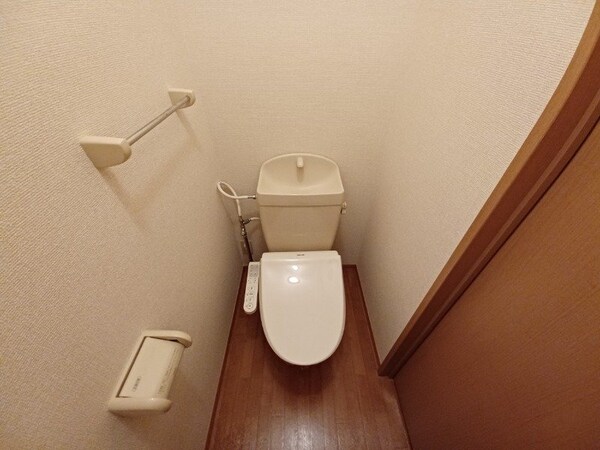 トイレ(別部屋反転画像参考)