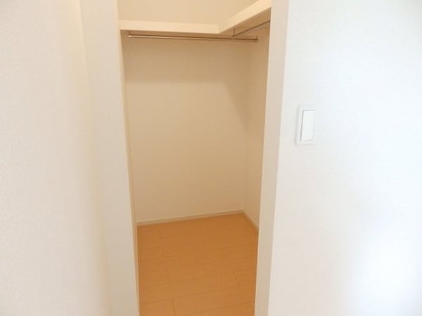 収納(同型参考写真)