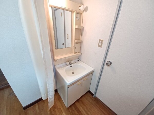 洗面所(同物件別部屋写真)