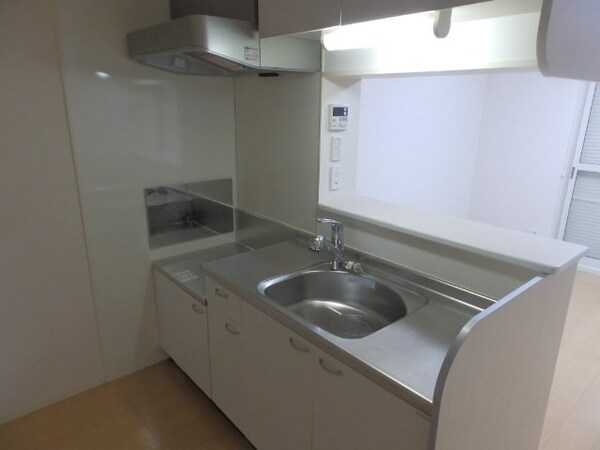 キッチン(同建物の別部屋写真です)