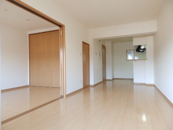 居室・リビング(同物件別部屋参考写真)