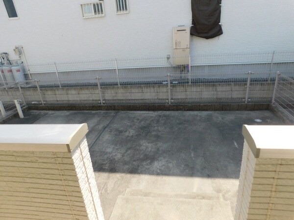 庭(同型部屋写真です。)