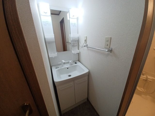 物件内観写真9　(同型、反転タイプの部屋写真です。)