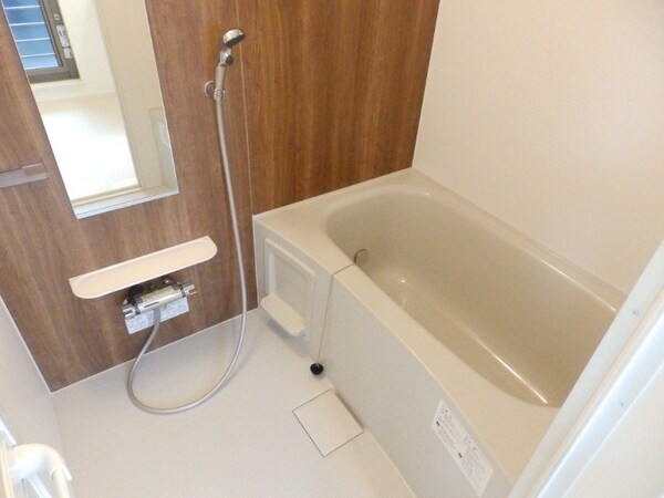 バス／シャワールーム等(同型部屋写真使用)