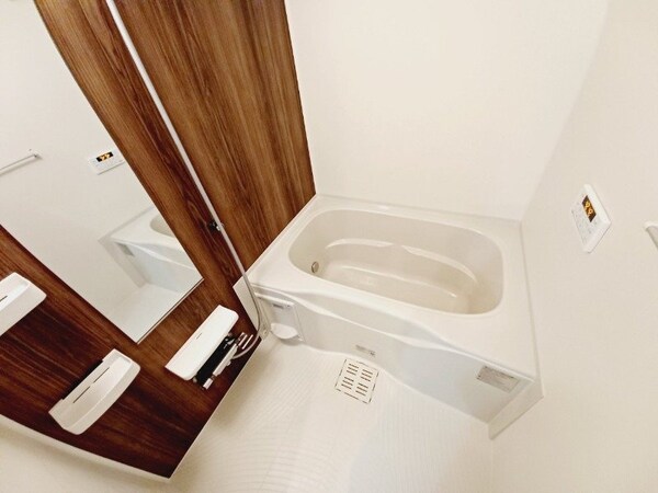 バス／シャワールーム等(同建物の別部屋写真です)