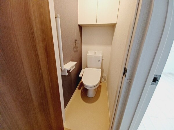 トイレ(同建物の別部屋写真です)
