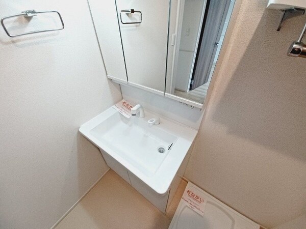 洗面所(同建物の別部屋写真です)