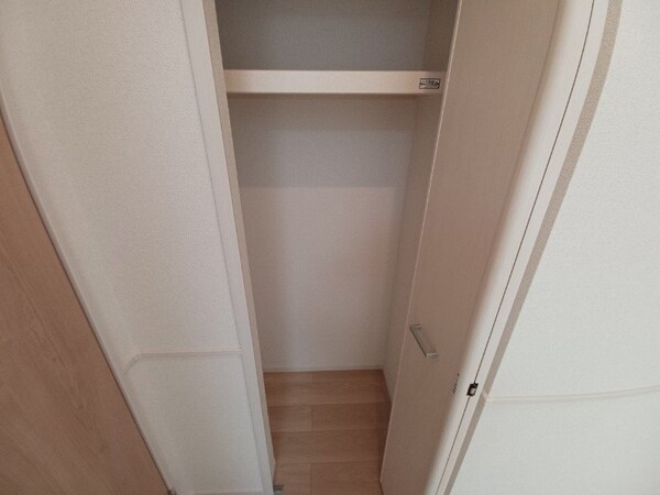 収納(同型参考写真)