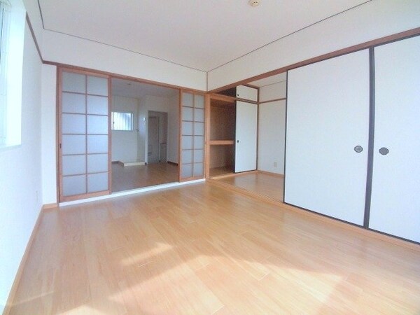 居室・リビング(同型参考写真)