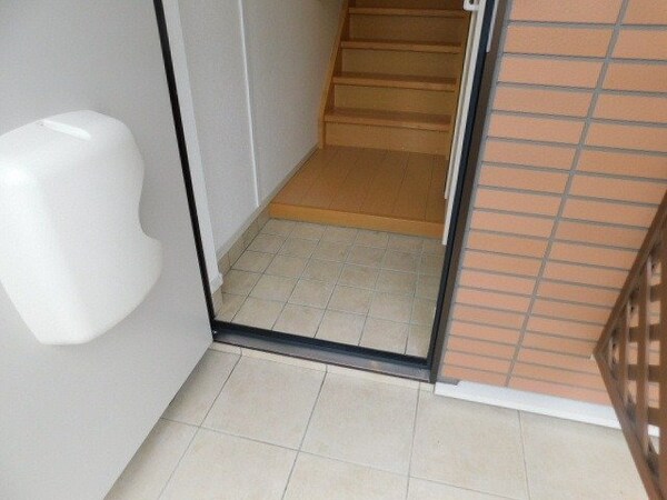 玄関(同タイプ部屋写真です。)