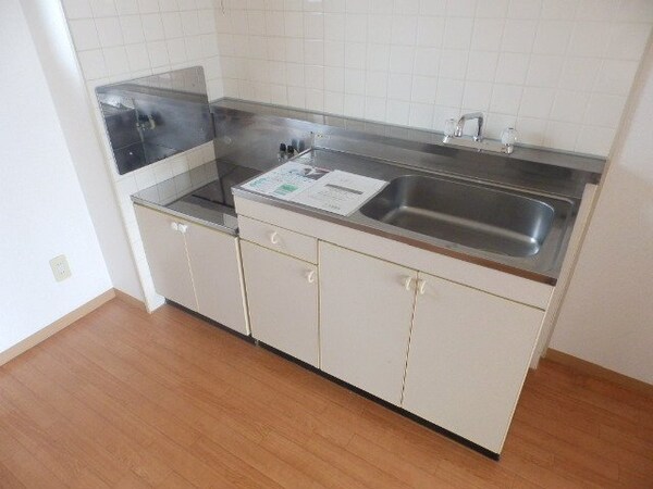 キッチン(同物件反転タイプの画像です)