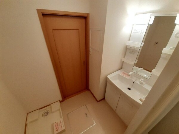 洗面所(同タイプのお部屋の参考写真です。)